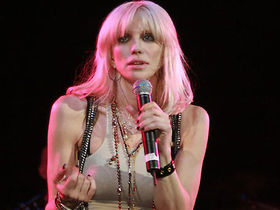 Courtney Love sets record straight about new CD